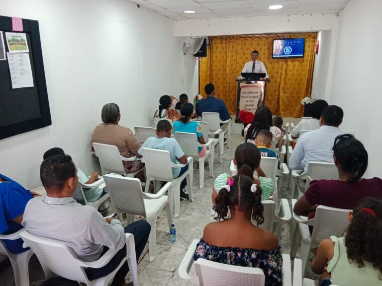 Church Service in Colombia, Andres Mejia Fontalvo